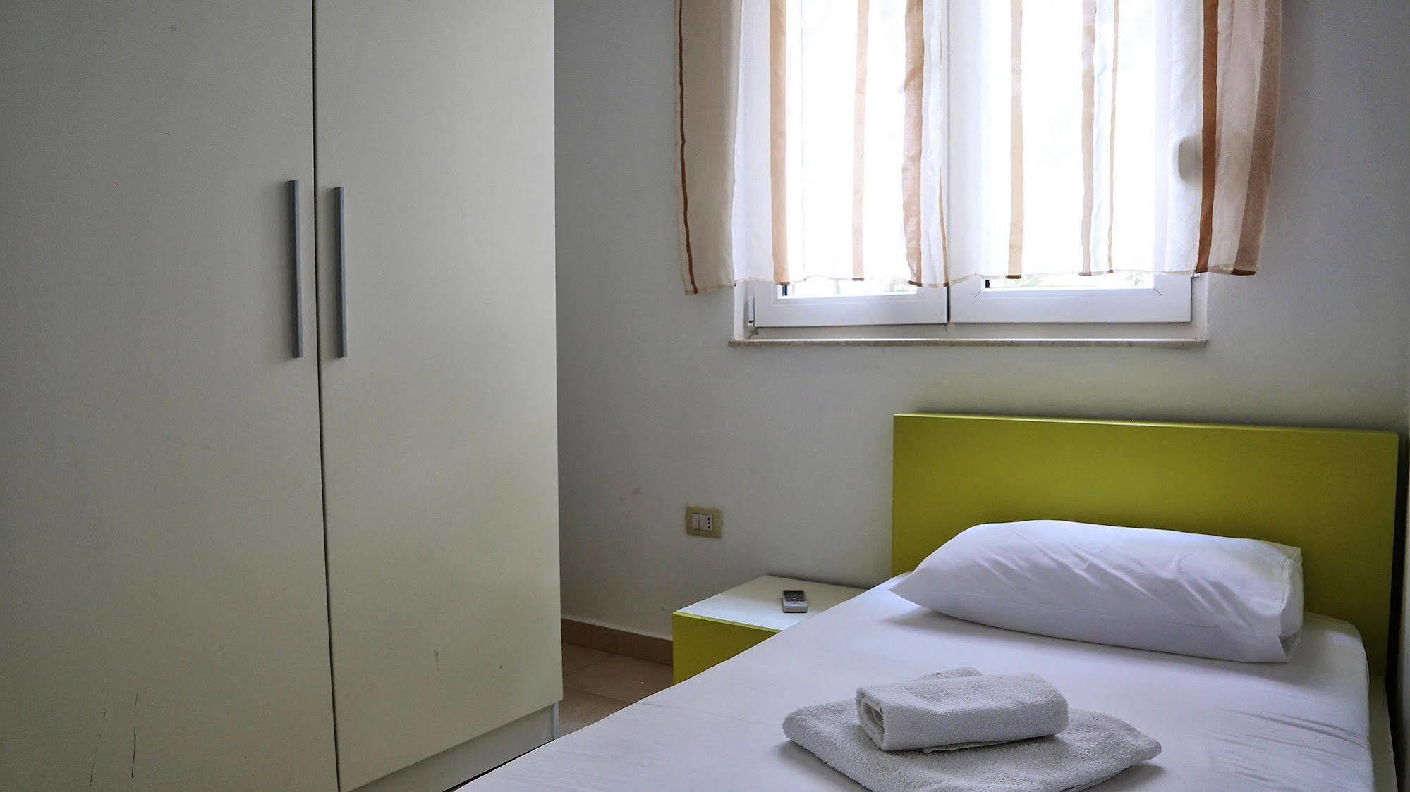 Bougainville Bay Apartments Sarandë Esterno foto